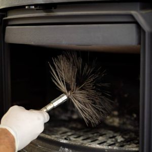 LMT chauffage vous donne rapidement un devis et un prix pour le ramonage et le débistrage de votre poêle à bois. Ramonage à Noves